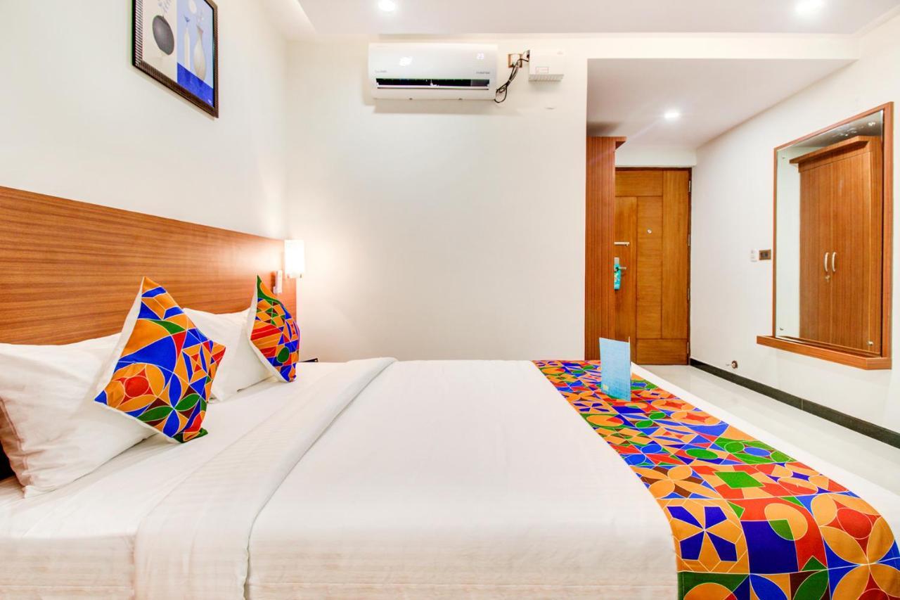 העיר בנגלור Fabhotel The Royal Suites - Nr Gopalan Innovation Mall מראה חיצוני תמונה