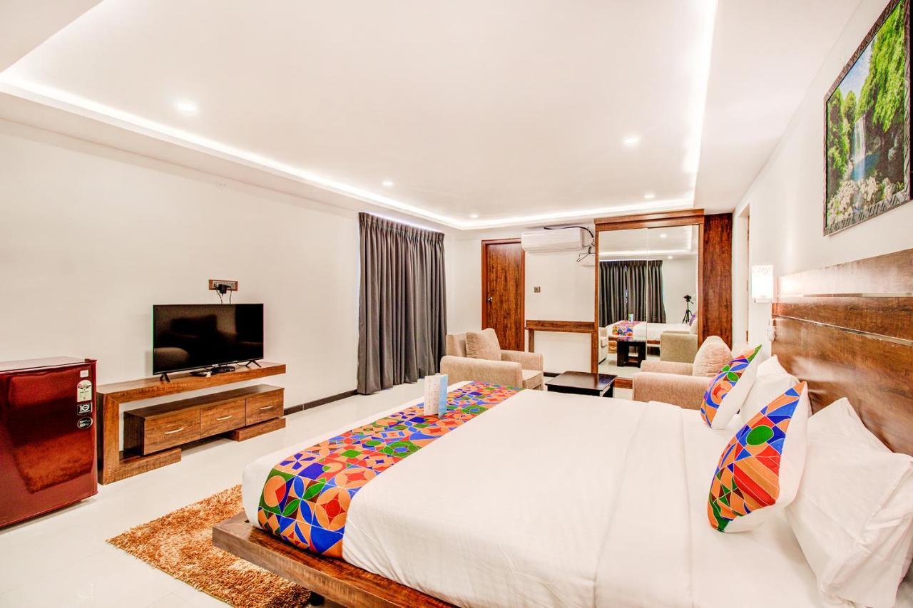 העיר בנגלור Fabhotel The Royal Suites - Nr Gopalan Innovation Mall מראה חיצוני תמונה