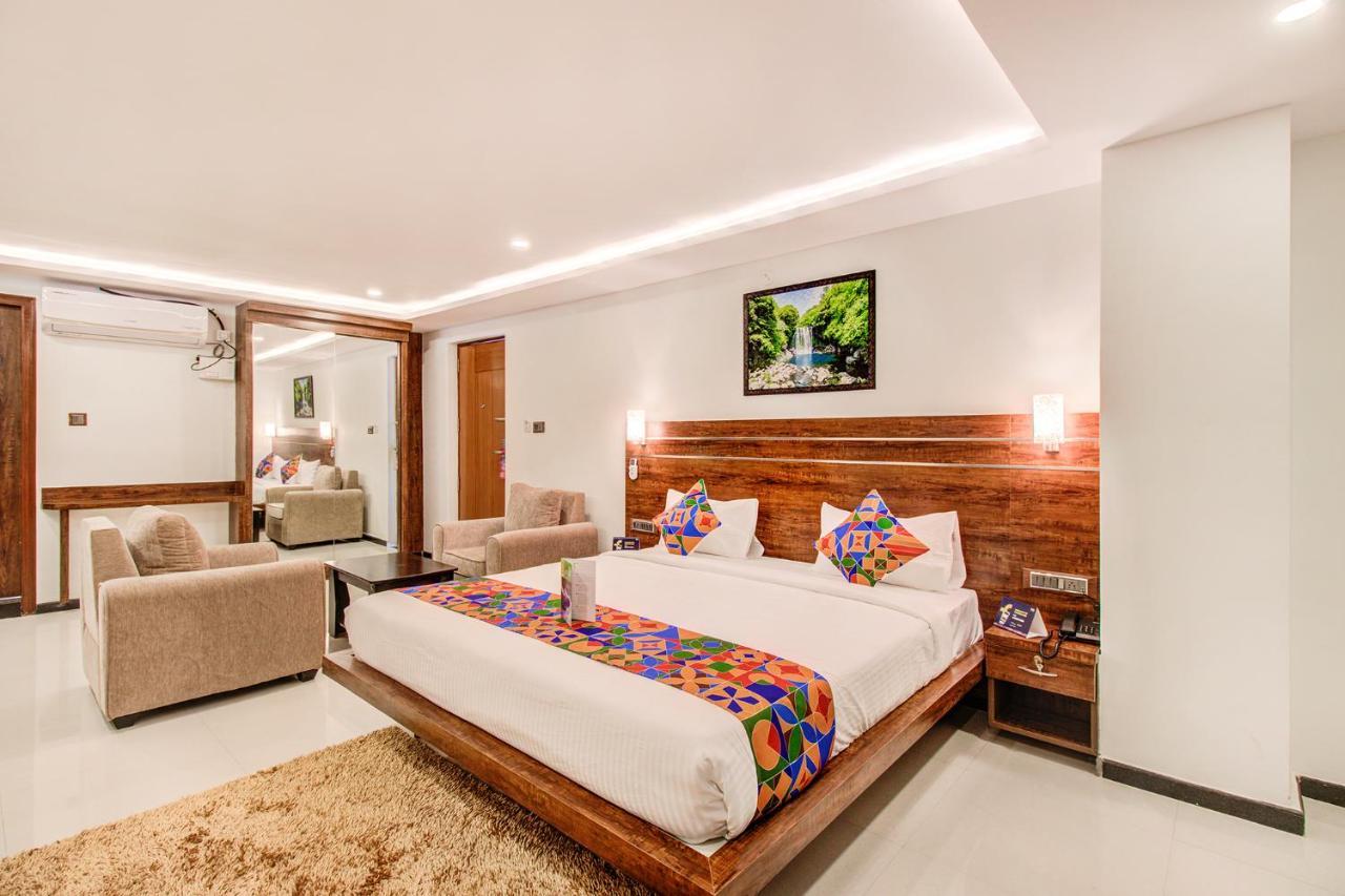 העיר בנגלור Fabhotel The Royal Suites - Nr Gopalan Innovation Mall מראה חיצוני תמונה